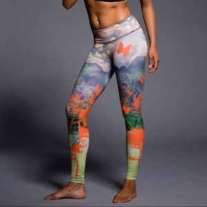 Onzie Leggings in Freefly M/L